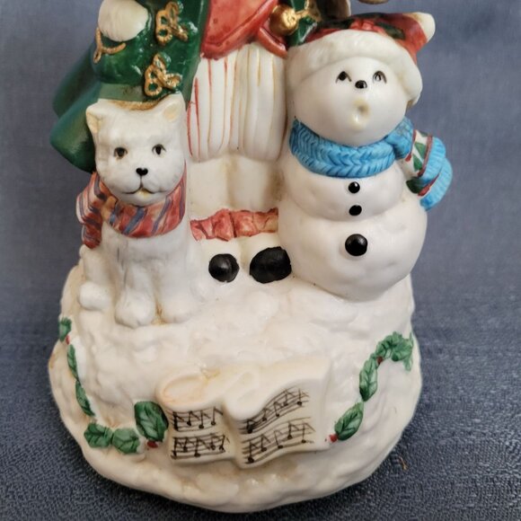Vintage Christmas Figurine With Violinist Snowman & Dog On Snow - Picture 5 of 5